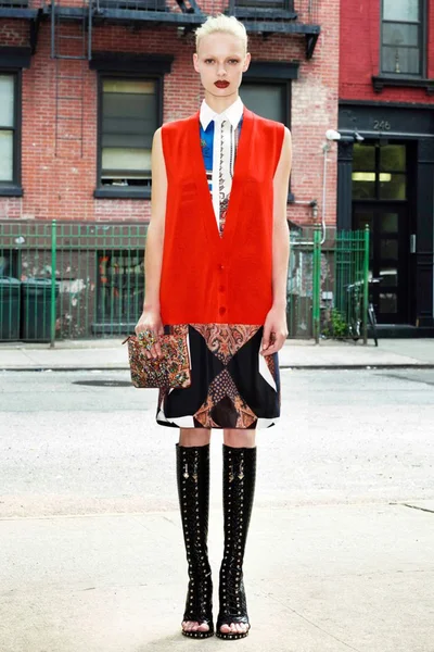 Look 16